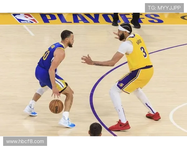 足球比赛中的进攻意识与防守稳定