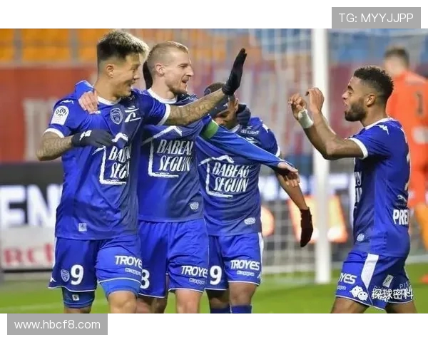 法甲锋线球员个人能力与战术执行力详细对比分析 法甲锋线球员个人能力与战术执行力详细对比分析