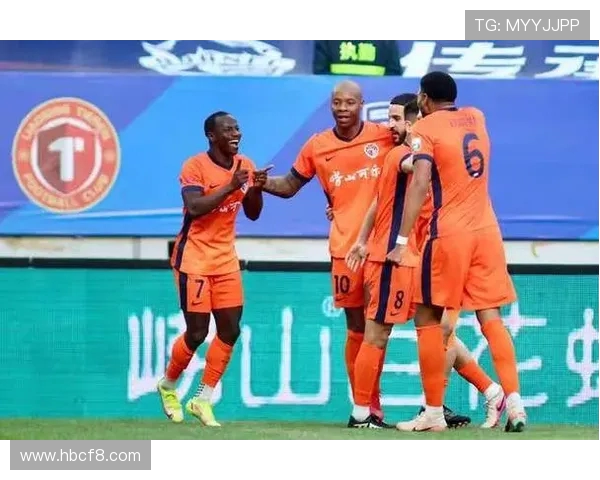 热身赛海牛三外援精彩表现上半场以2-0领先泰山队展现强劲实力